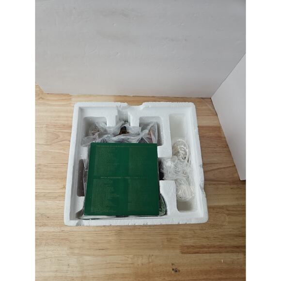 Dept 56 Boarding & Lodging School #5810-6 Dickens' Village Series WLite Orig Box - Picture 2 of 16